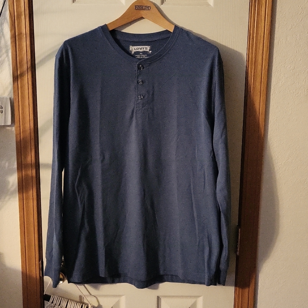 Levi's 3 Button Pullover